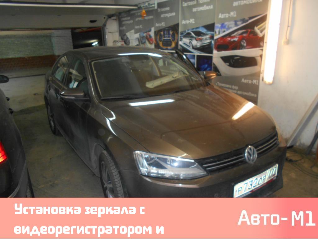 Установка зеркала с видеорегистратором и камерой заднего вида Volkswagen Passat