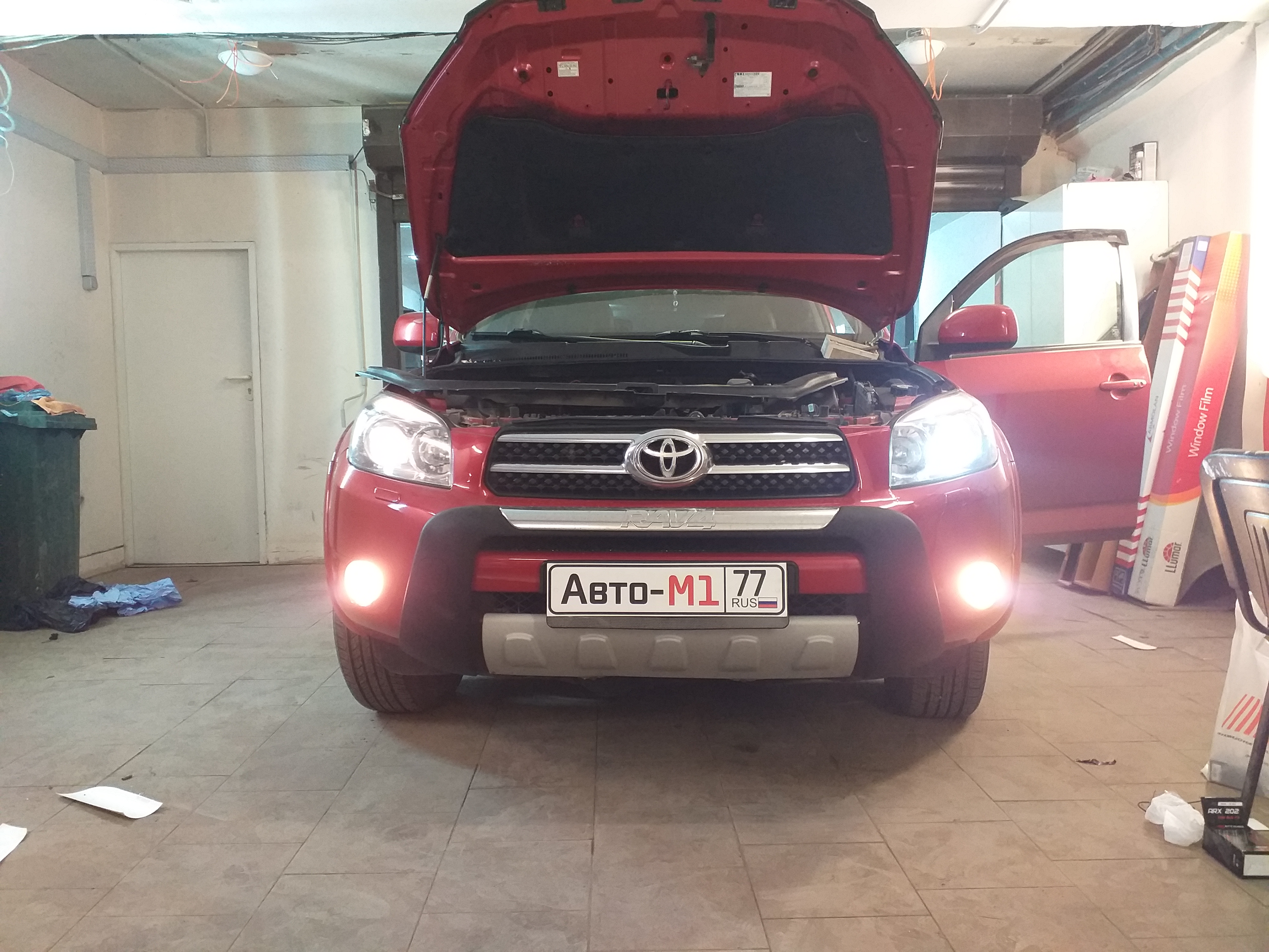 Установка ксенона на Toyota RAV4