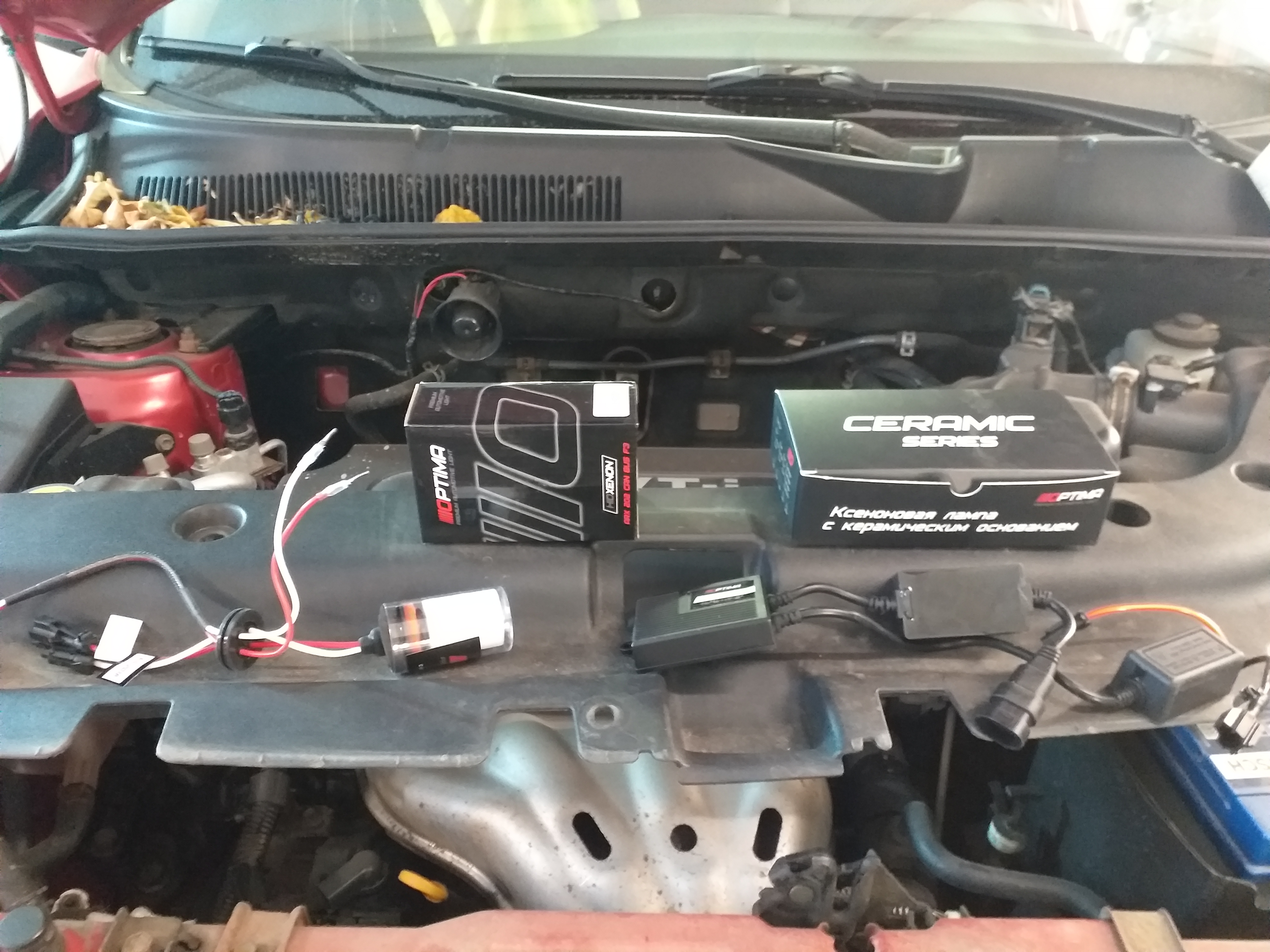Установка ксенона на Toyota RAV4