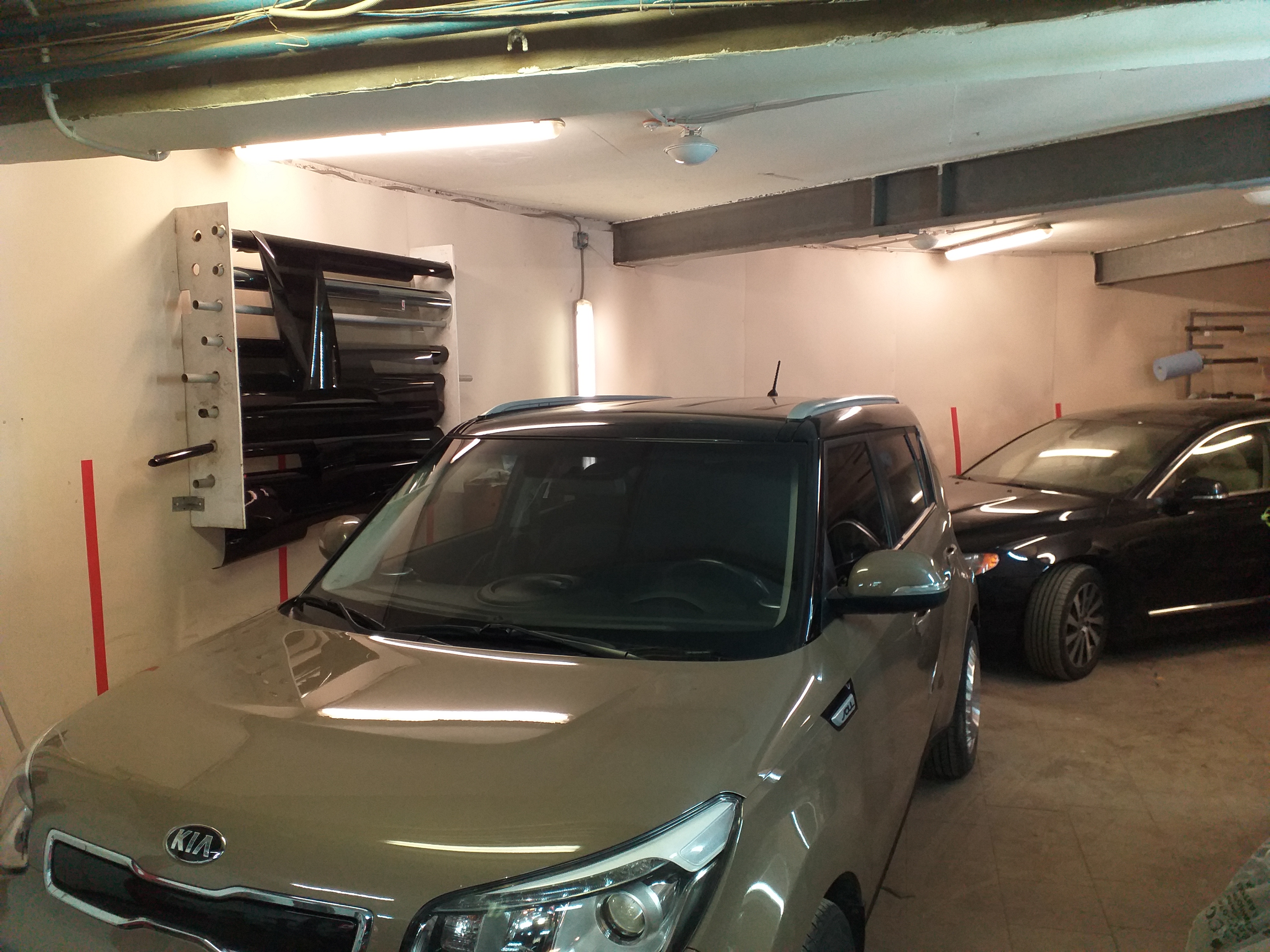 Оклейка крыши в черный винил на Kia Soul