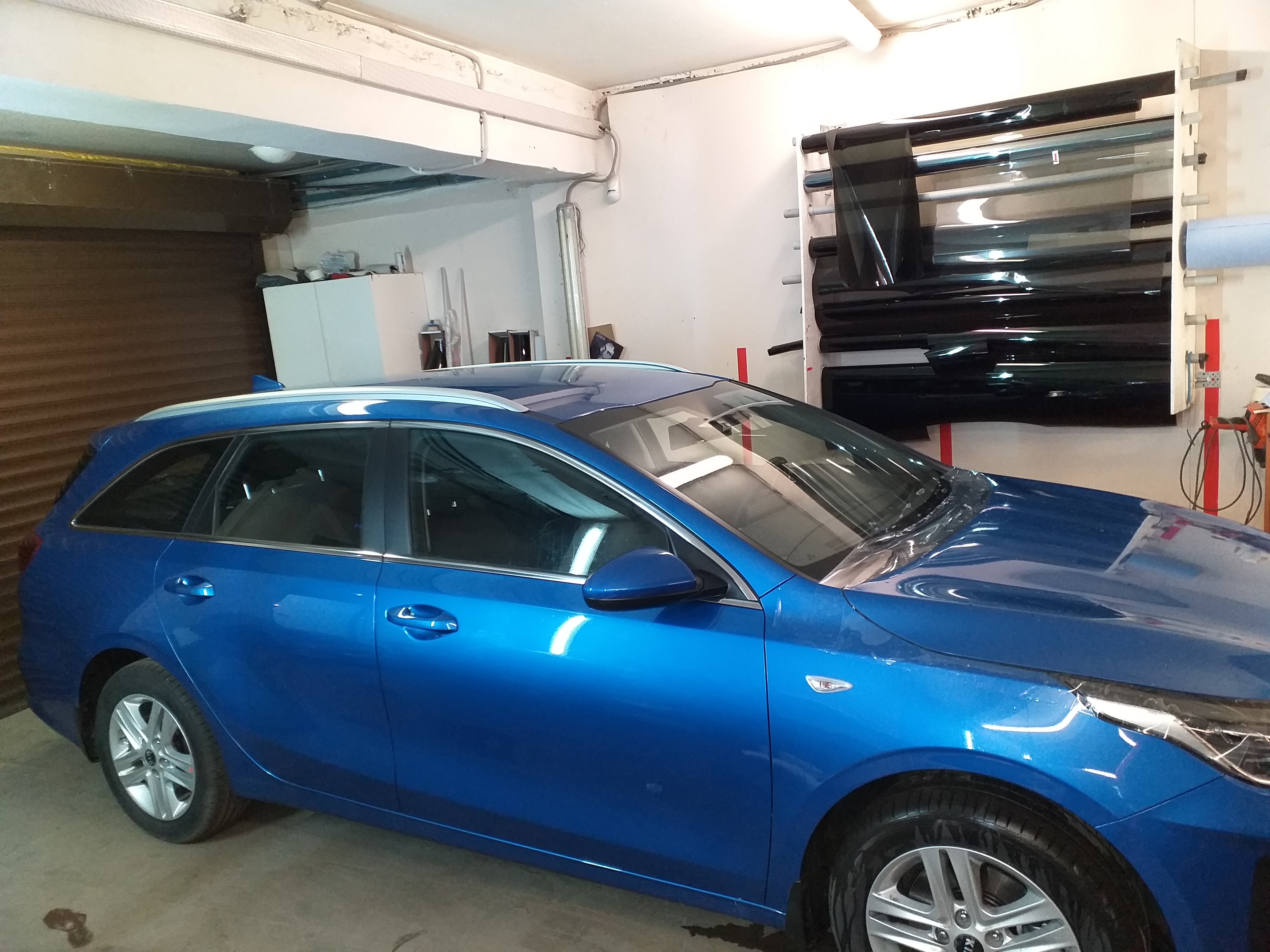 Антигравийная защита фар и капота на KIA Ceed