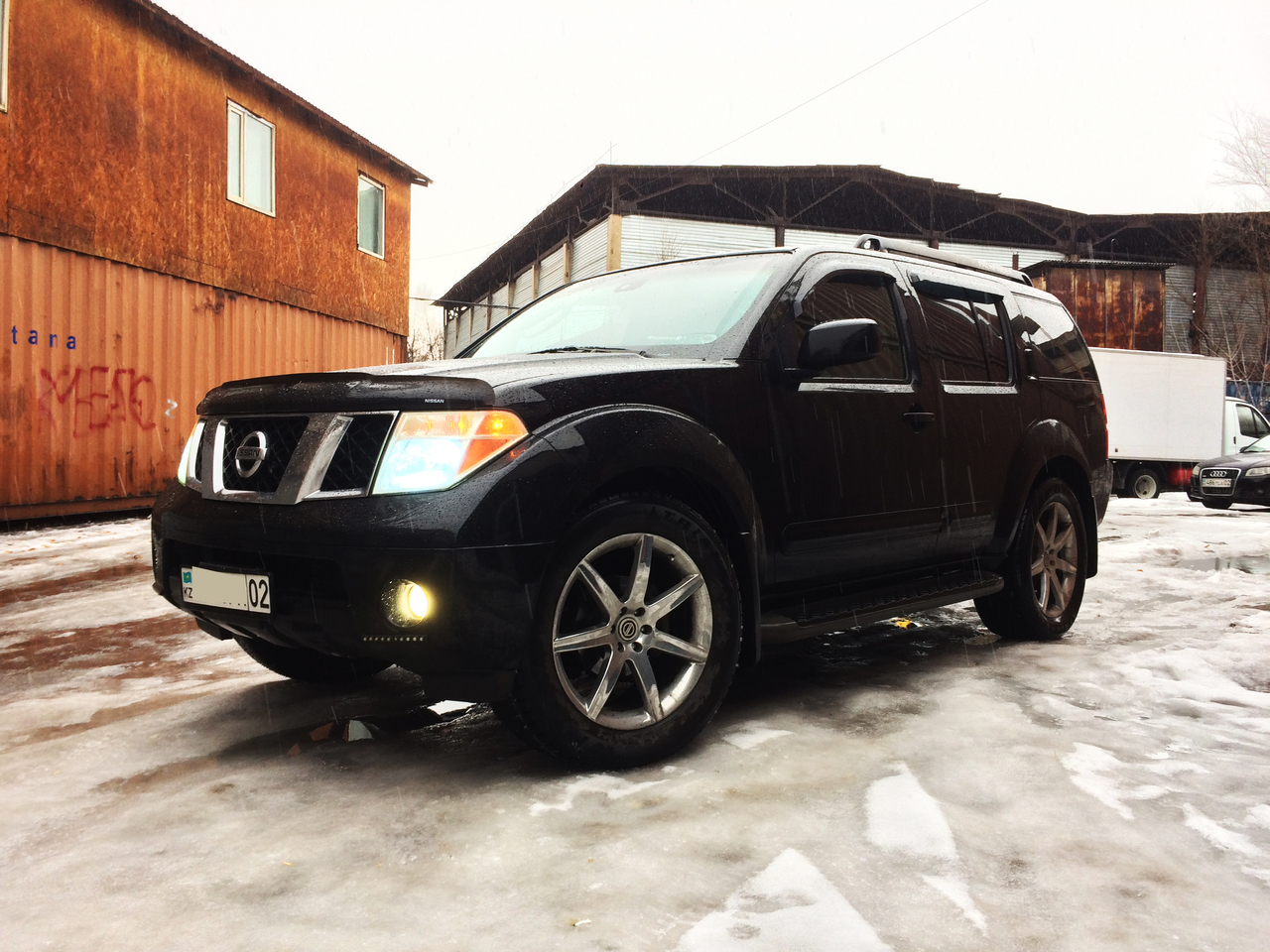 Шумоизоляция арок на Nissan Pathfinder