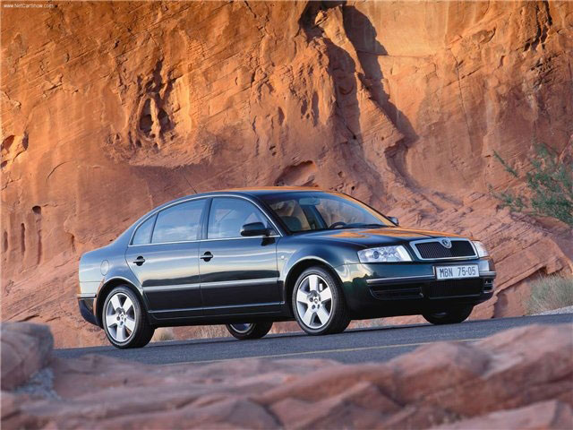 Снятие и установка парктроника в задний бампер на Skoda Super B