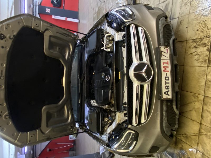 Мойка двигателя паром и чистка радиаторов Mercedes-Benz GLC