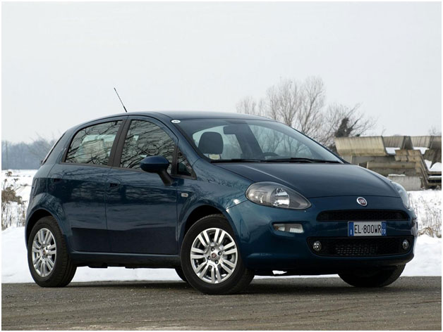 Установка камеры заднего вида на Fiat Punto