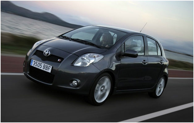 Установка парктроника 8 датчиков на Toyota Yaris