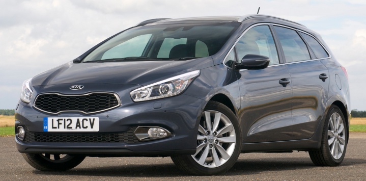 Установка потолочного монитора на Kia Ceed