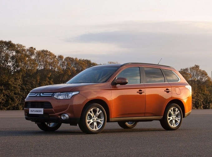 Установка сетки в решетку бампера на MITSUBISHI OUTLANDER